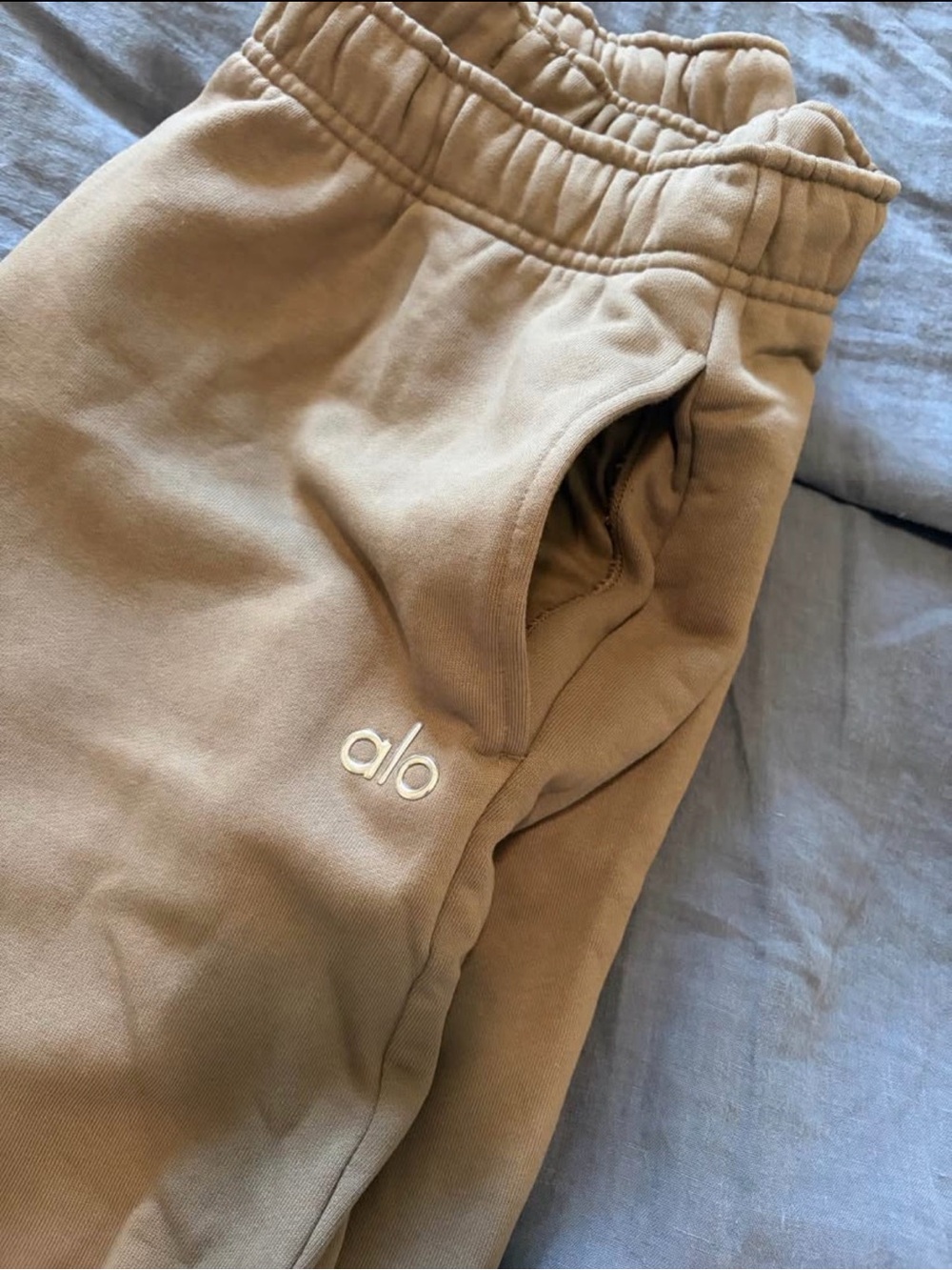 Alo accolade straight leg pants unisex
